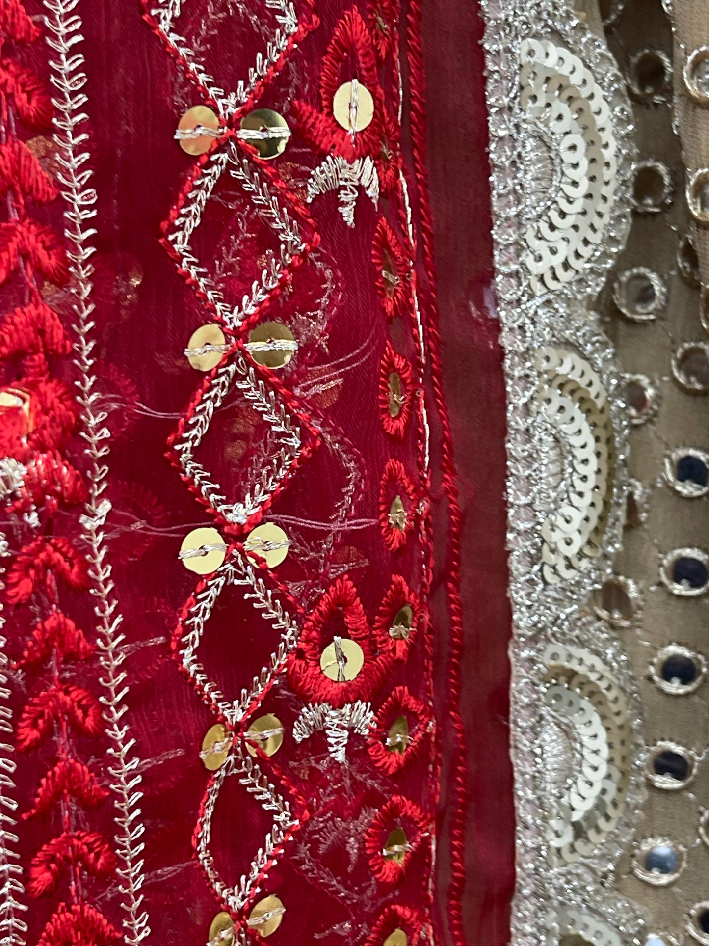 Sassi - Gold - Red - G