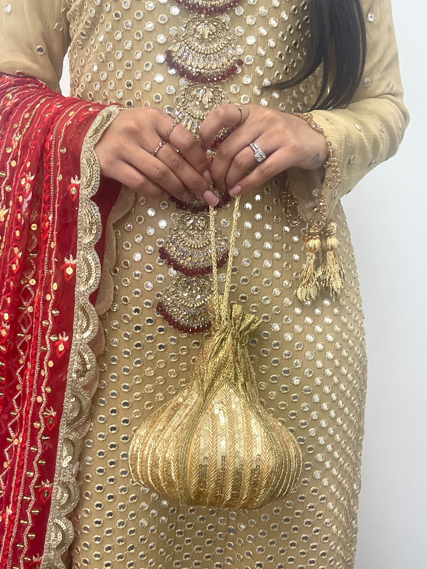Sassi - Gold - Red - G
