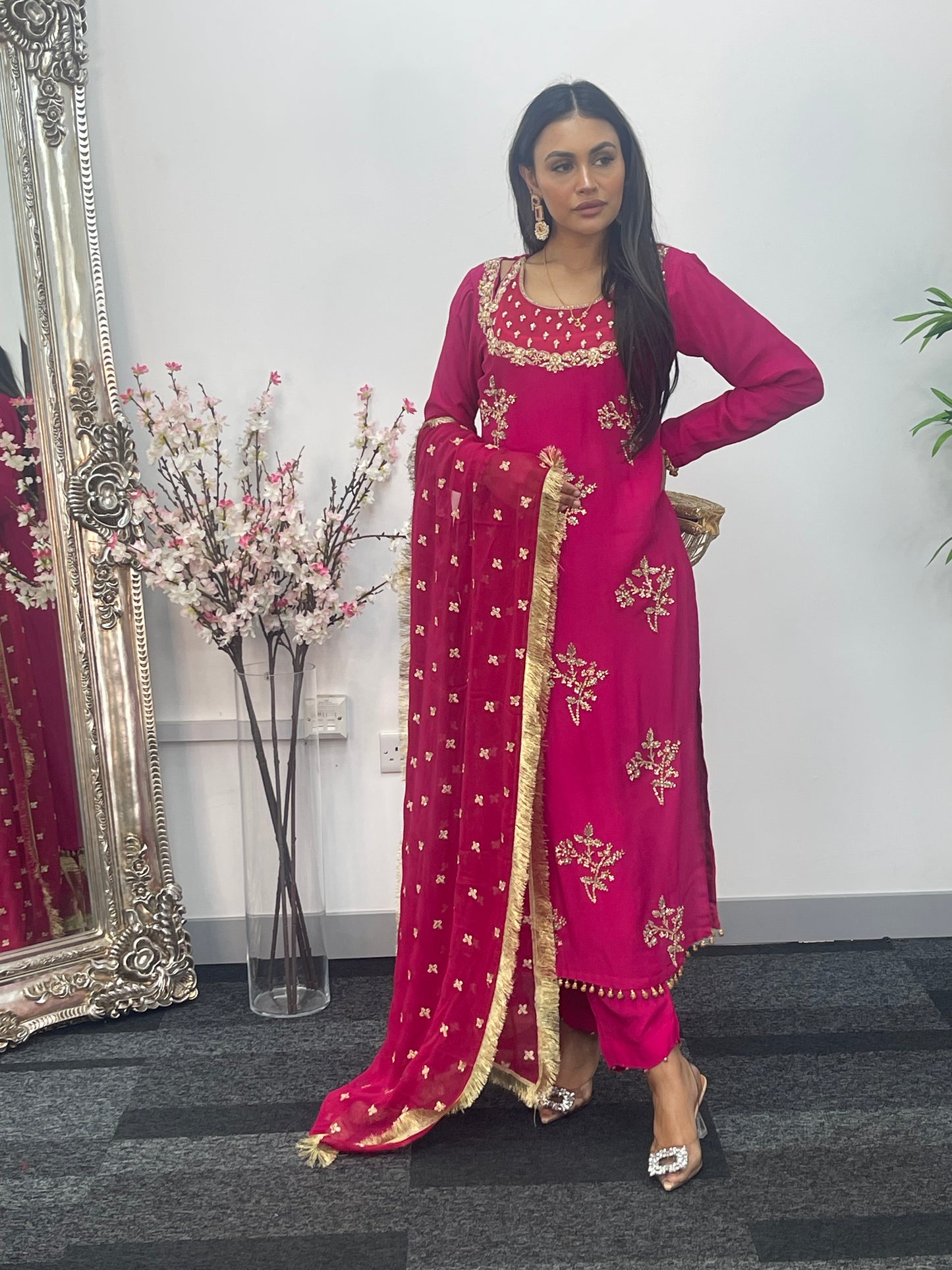 Noori - Hot Pink