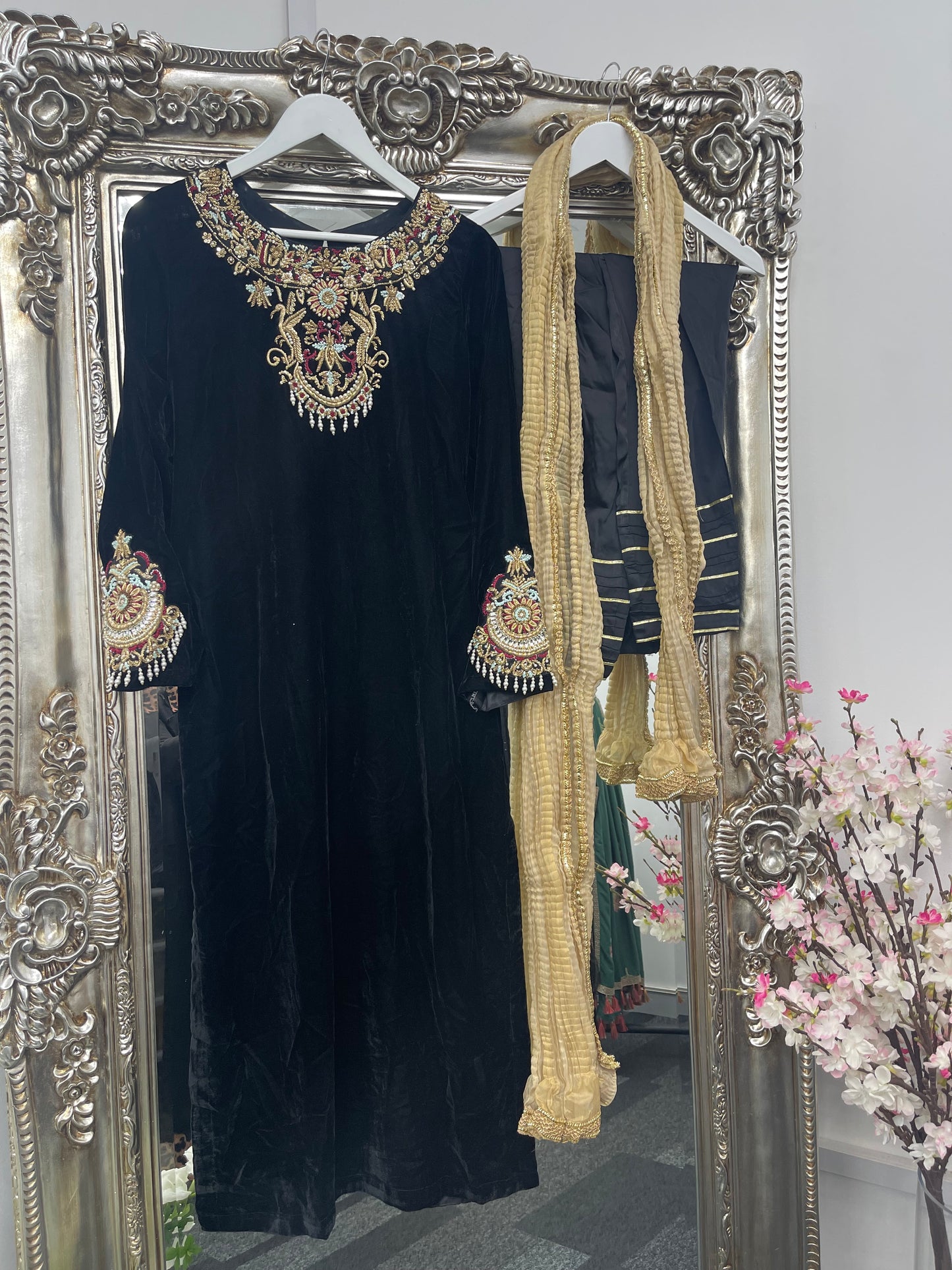 (Pre Order 3/4 Weeks) “sawan” Velvet Pret Black Party Wedding Outfit