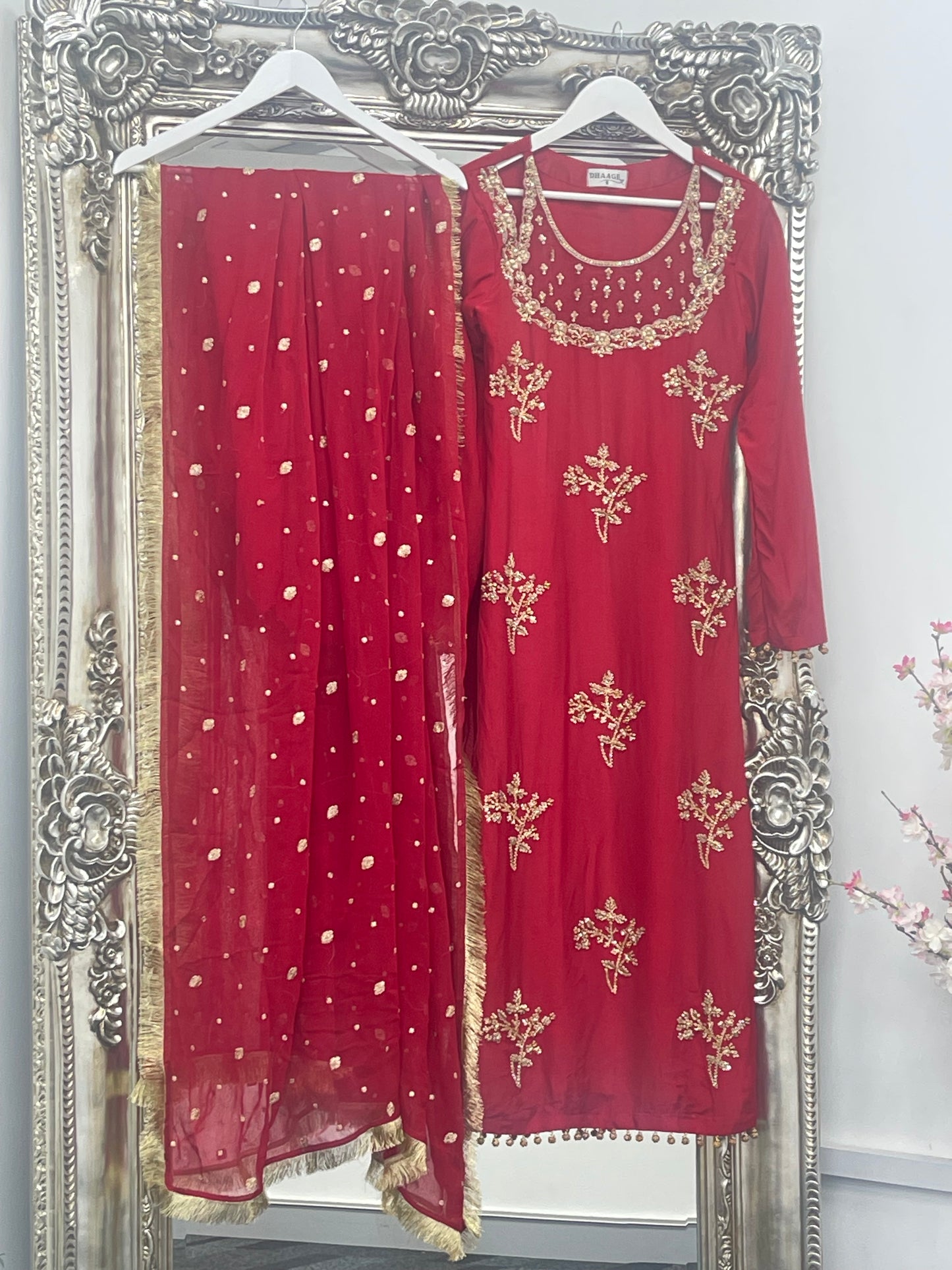 Noori - Red