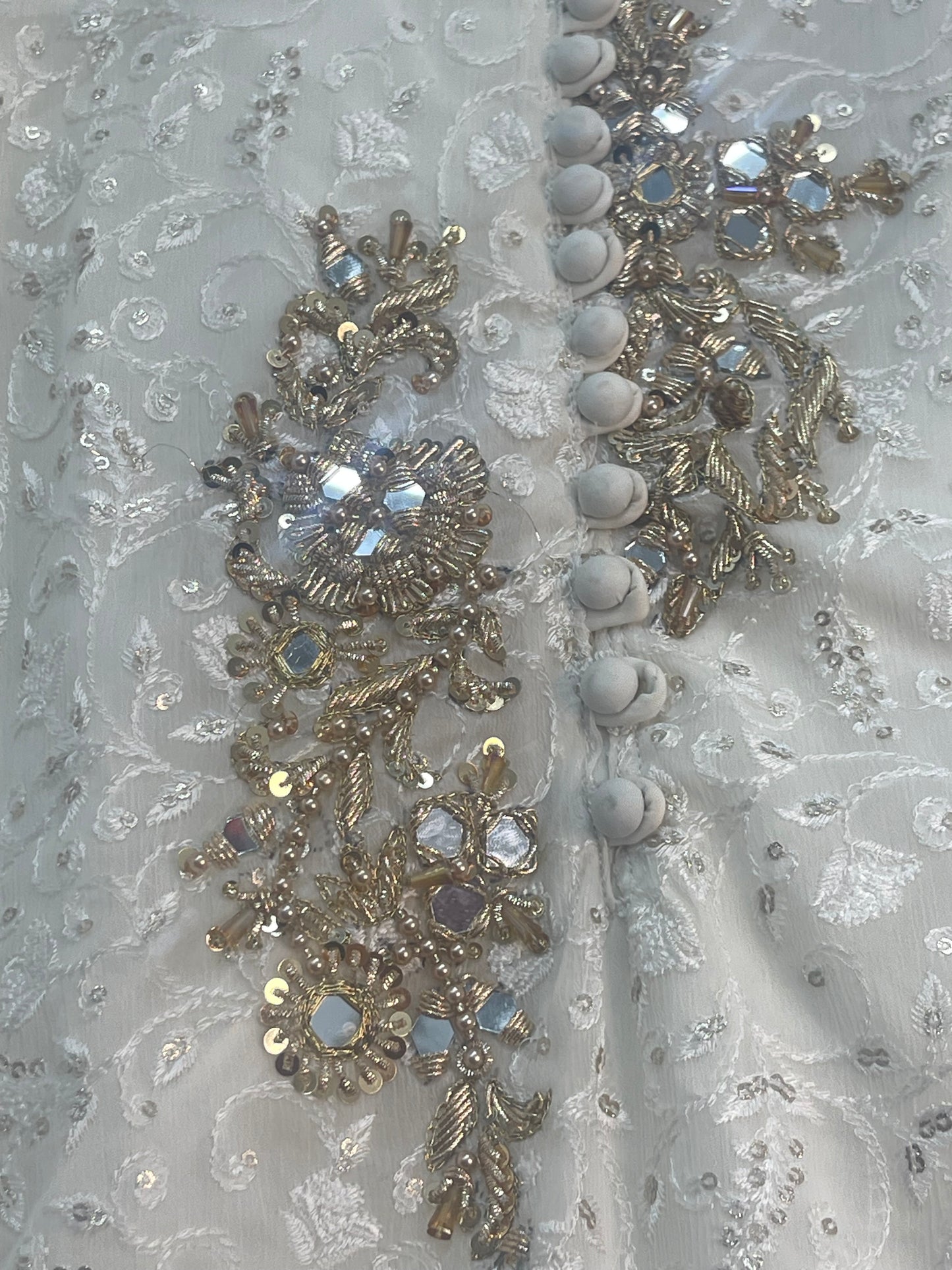 Singhaar - Ivory- Off white - V