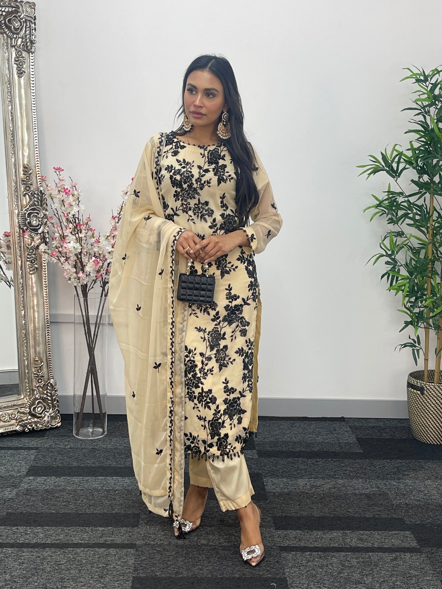 “Tooba” Ivory Chiffon Sitari