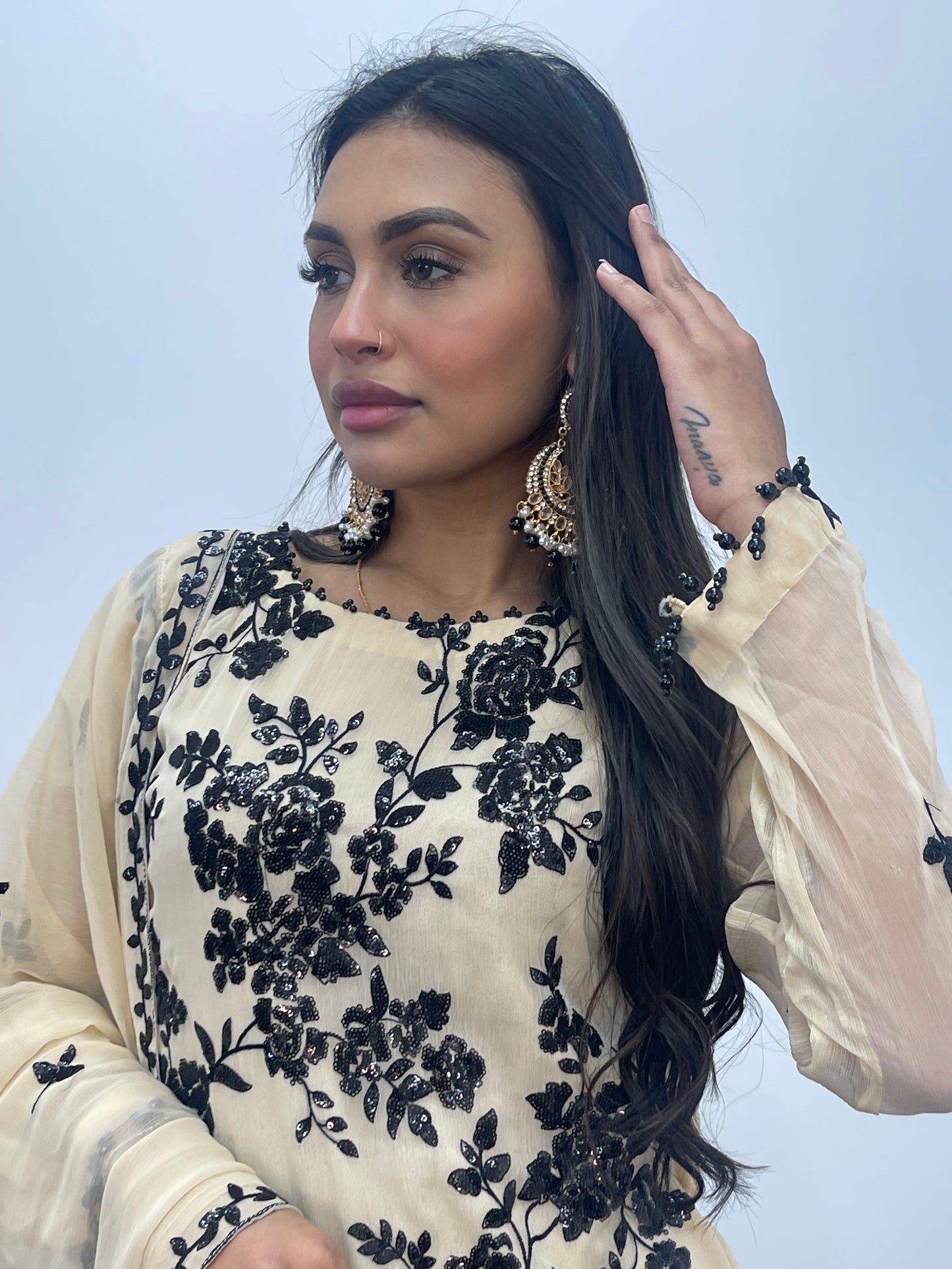 “Tooba” Ivory Chiffon Sitari
