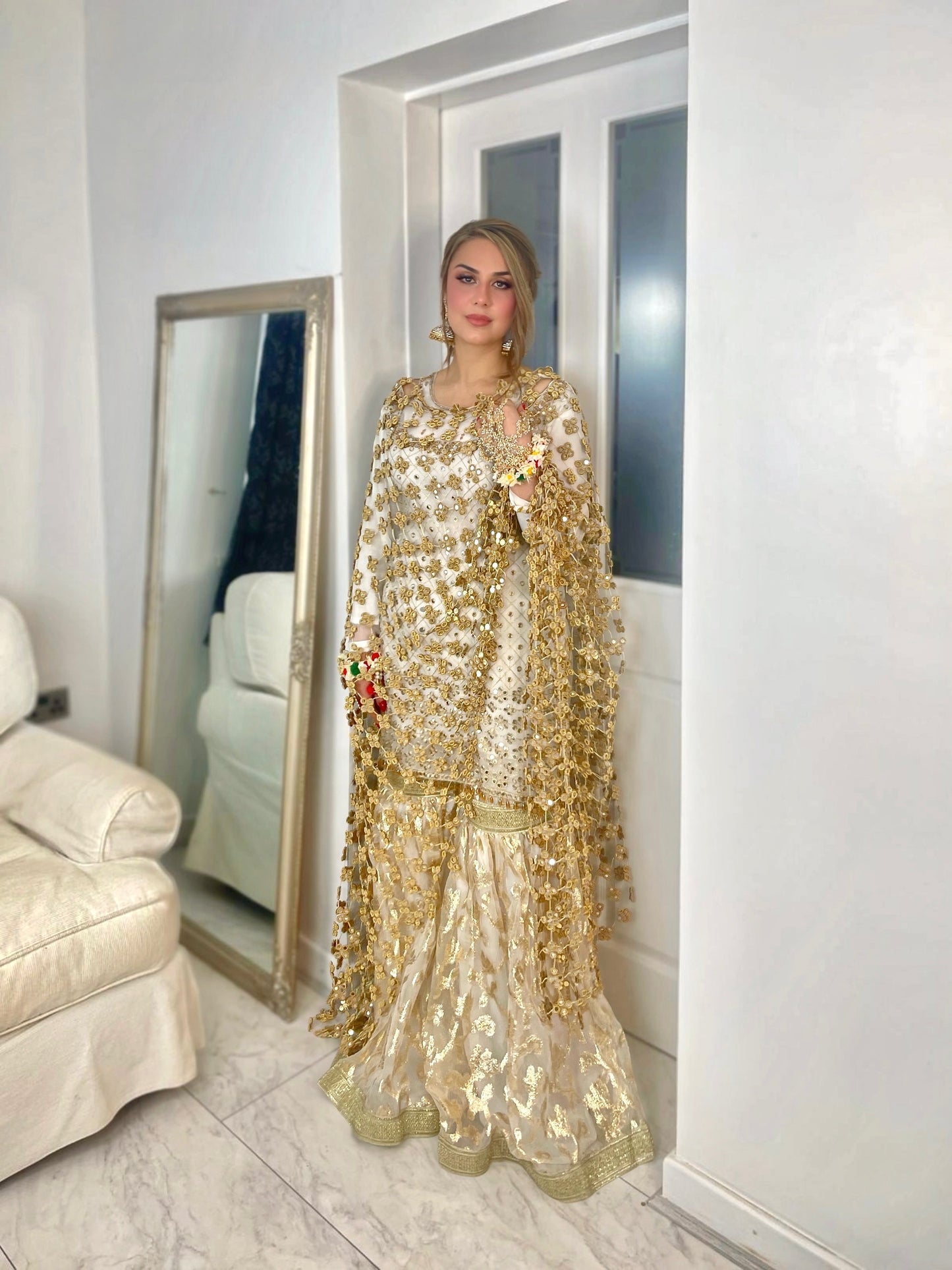 Posheeda Sheesh Dupatta with garara