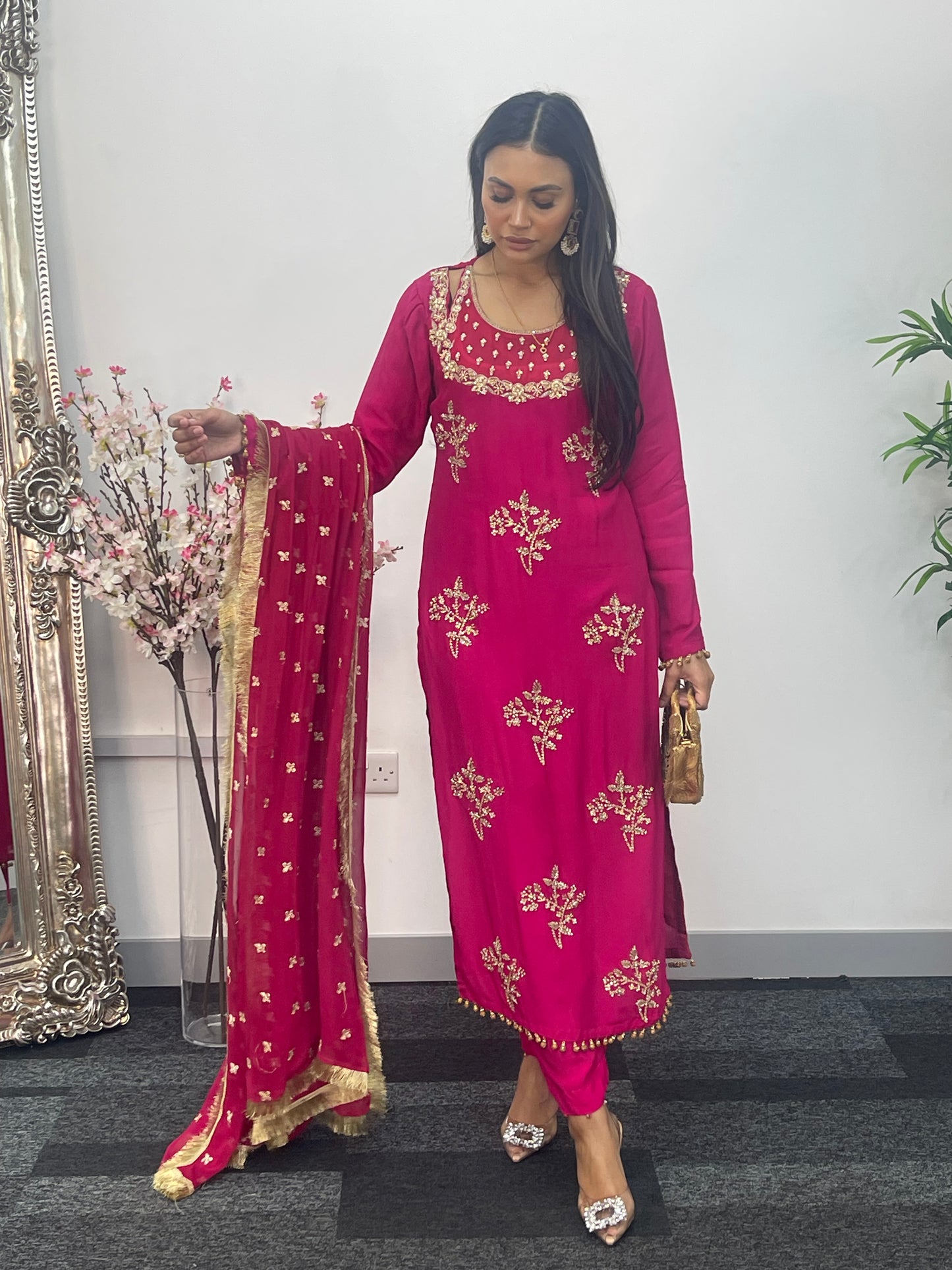 Noori - Hot Pink