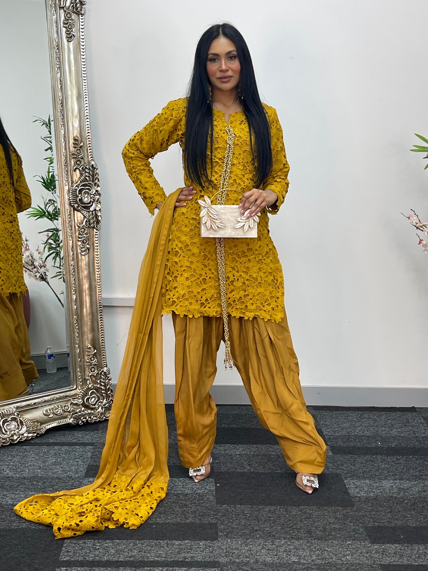 Naaz - Farshi -G