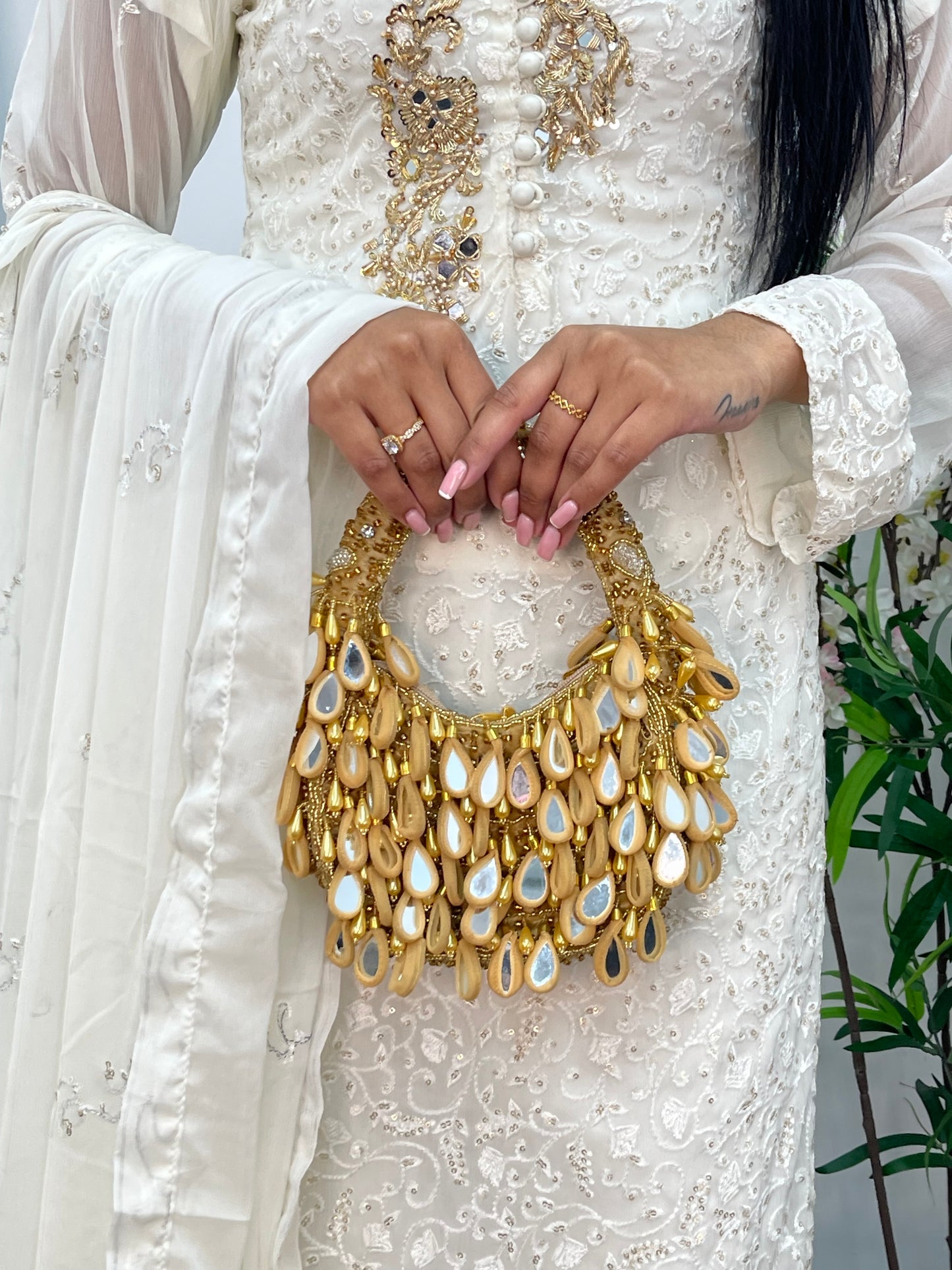 Singhaar - Ivory- Off white - V