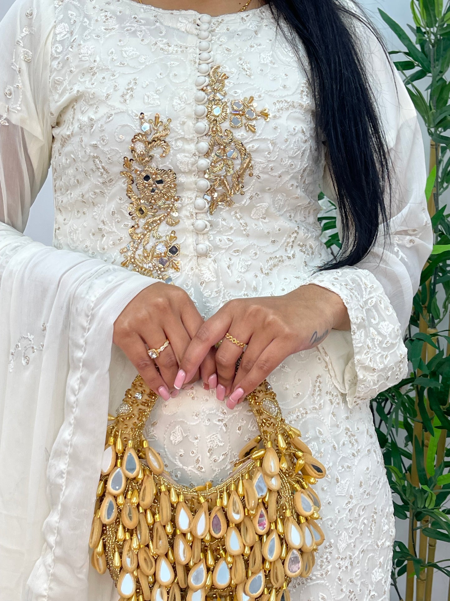 Singhaar - Ivory- Off white - V