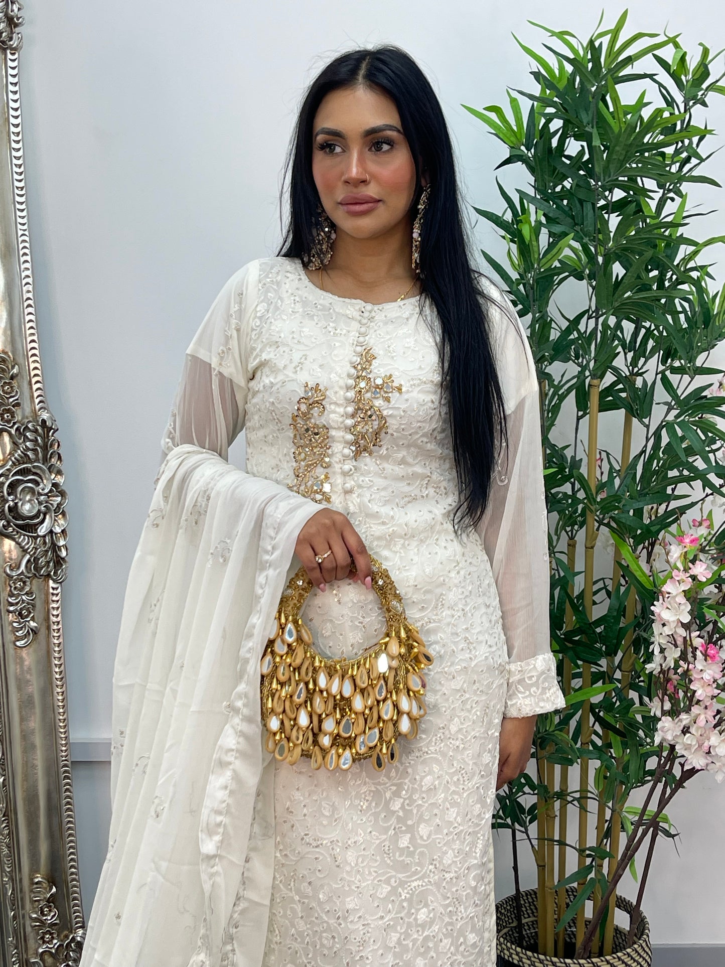 Singhaar - Ivory- Off white - V