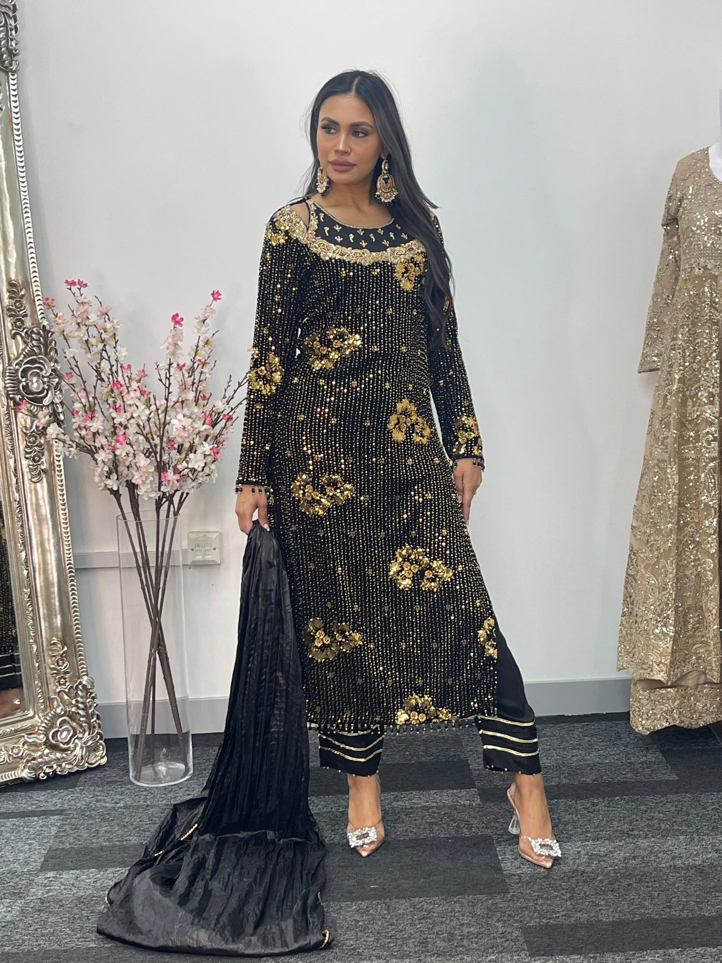 Dil bahar - Cutdana Velvet - Black