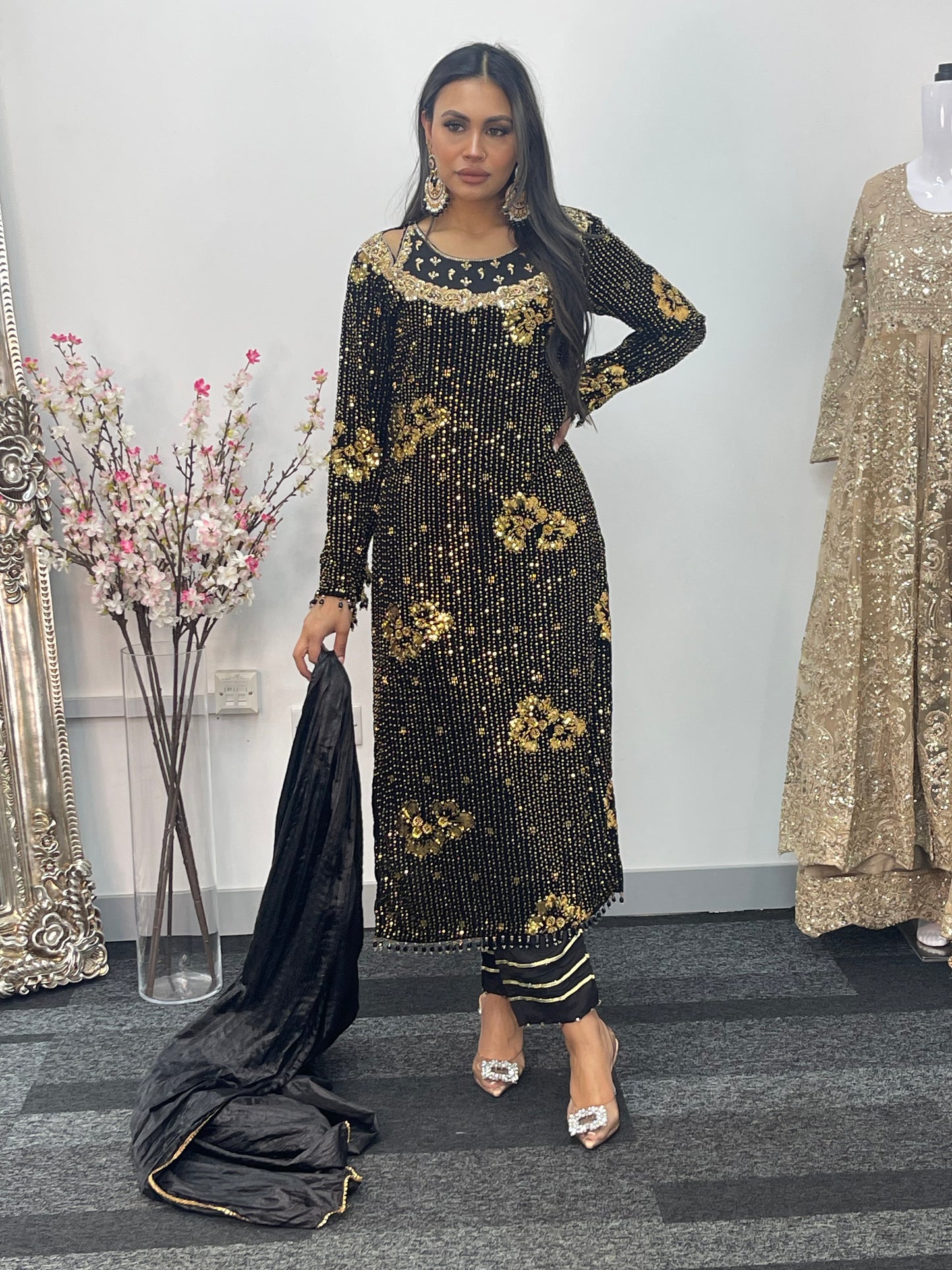 Dil bahar - Cutdana Velvet - Black