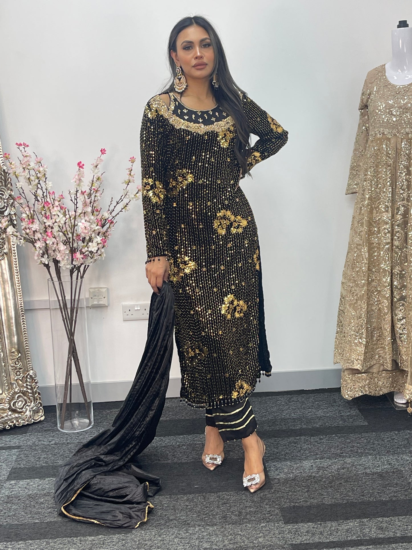 Dil bahar - Cutdana Velvet - Black