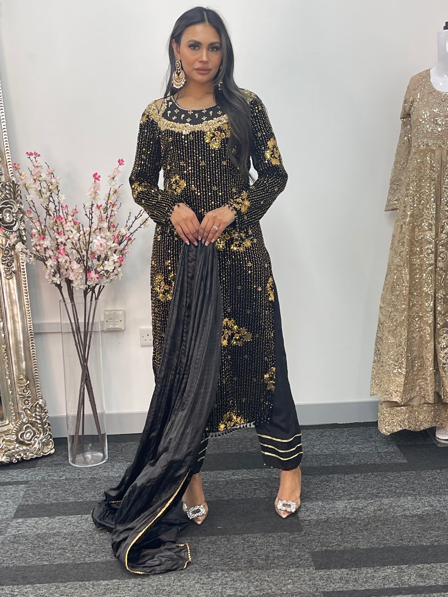 Dil bahar - Cutdana Velvet - Black