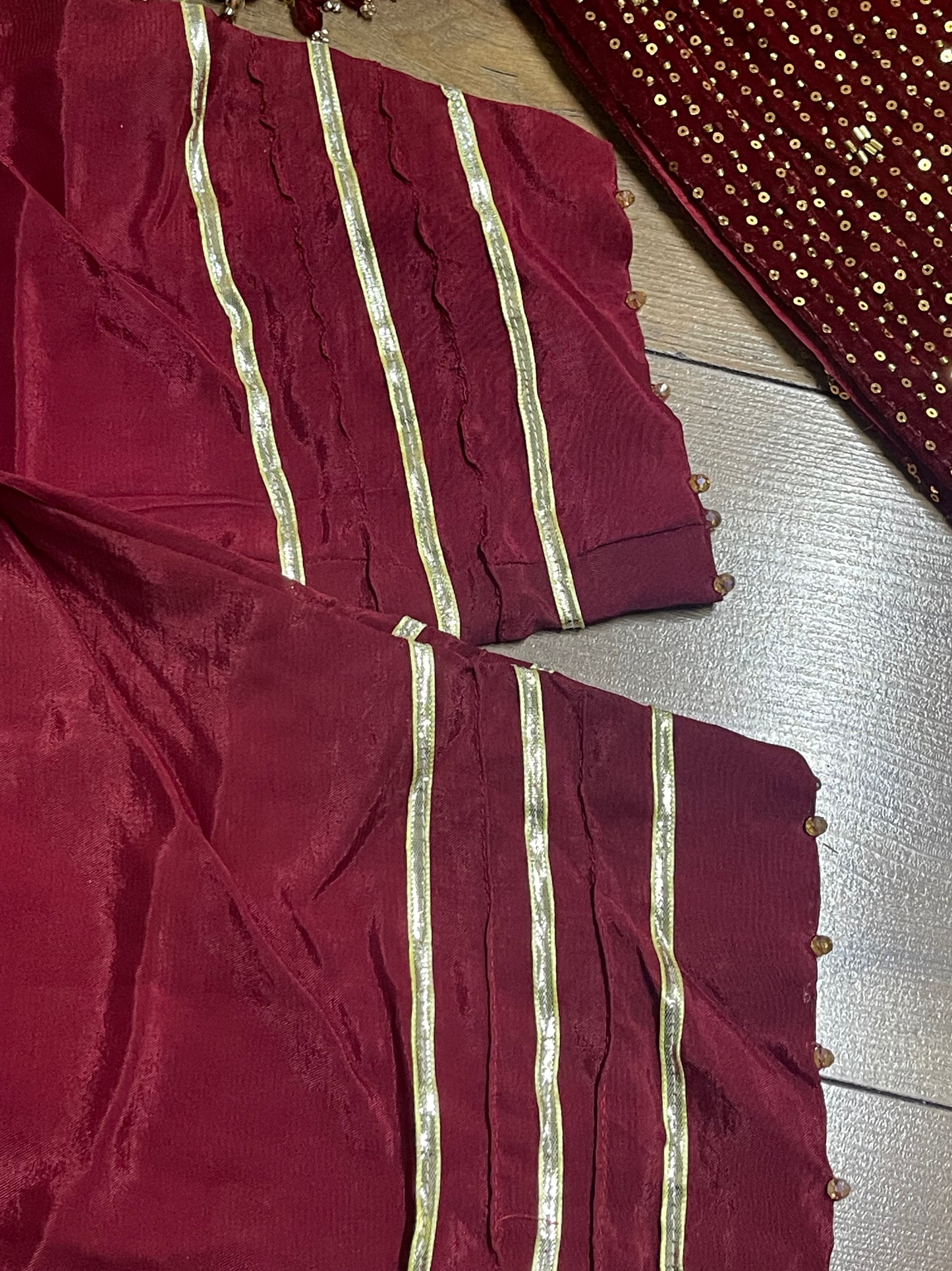 Dil bahar - Cutdana Velvet - Maroon