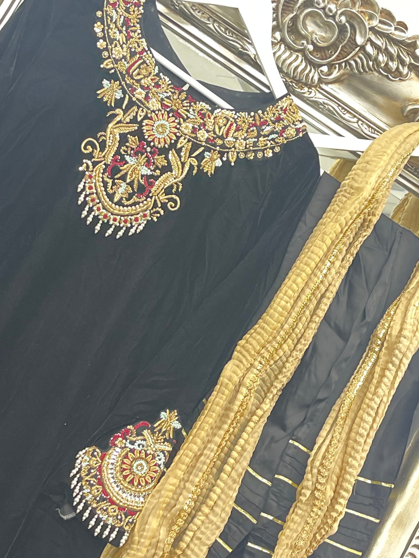 “sawan” Velvet Pret Black Party Wedding Outfit