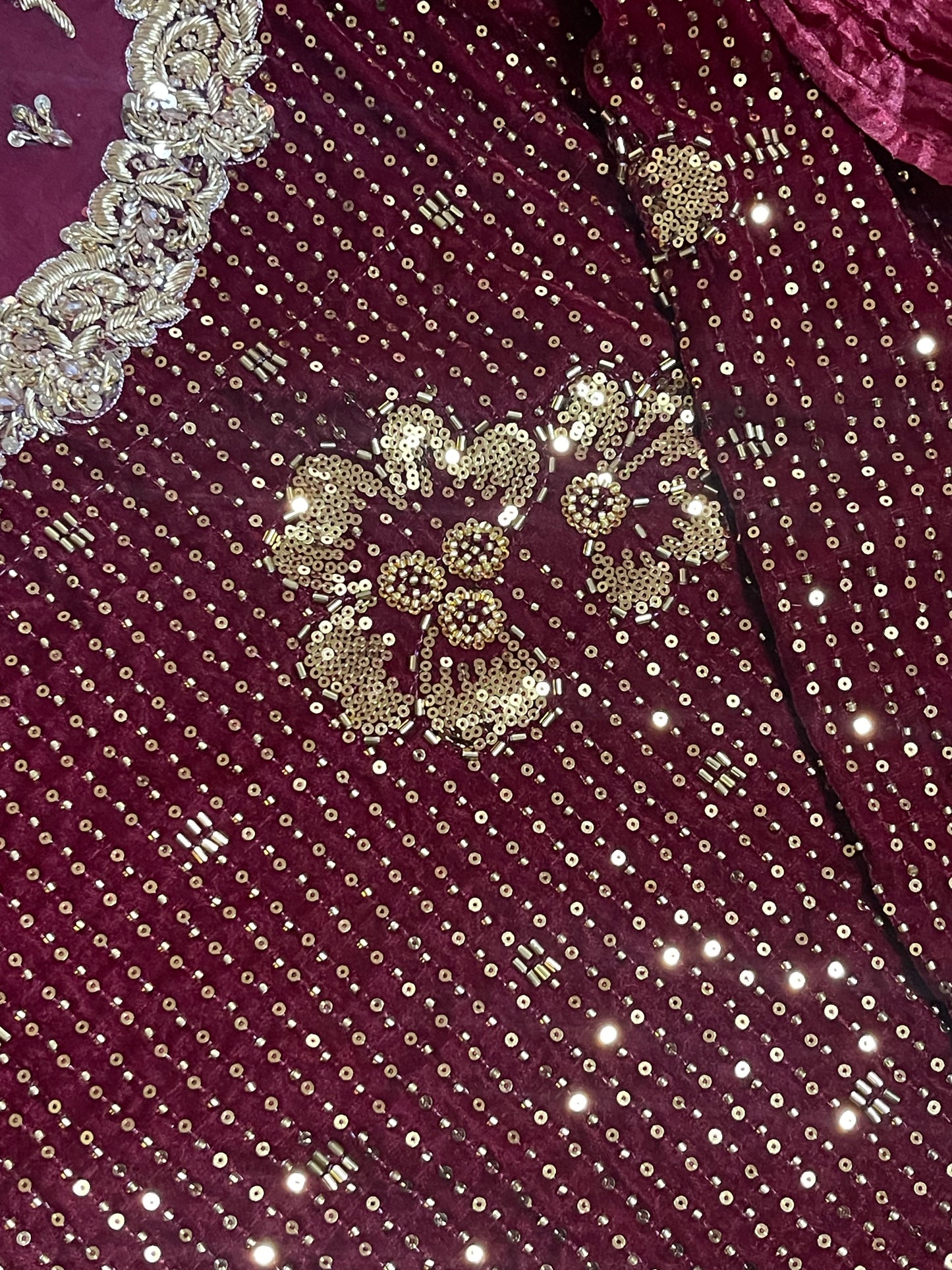 Dil bahar - Cutdana Velvet - Maroon