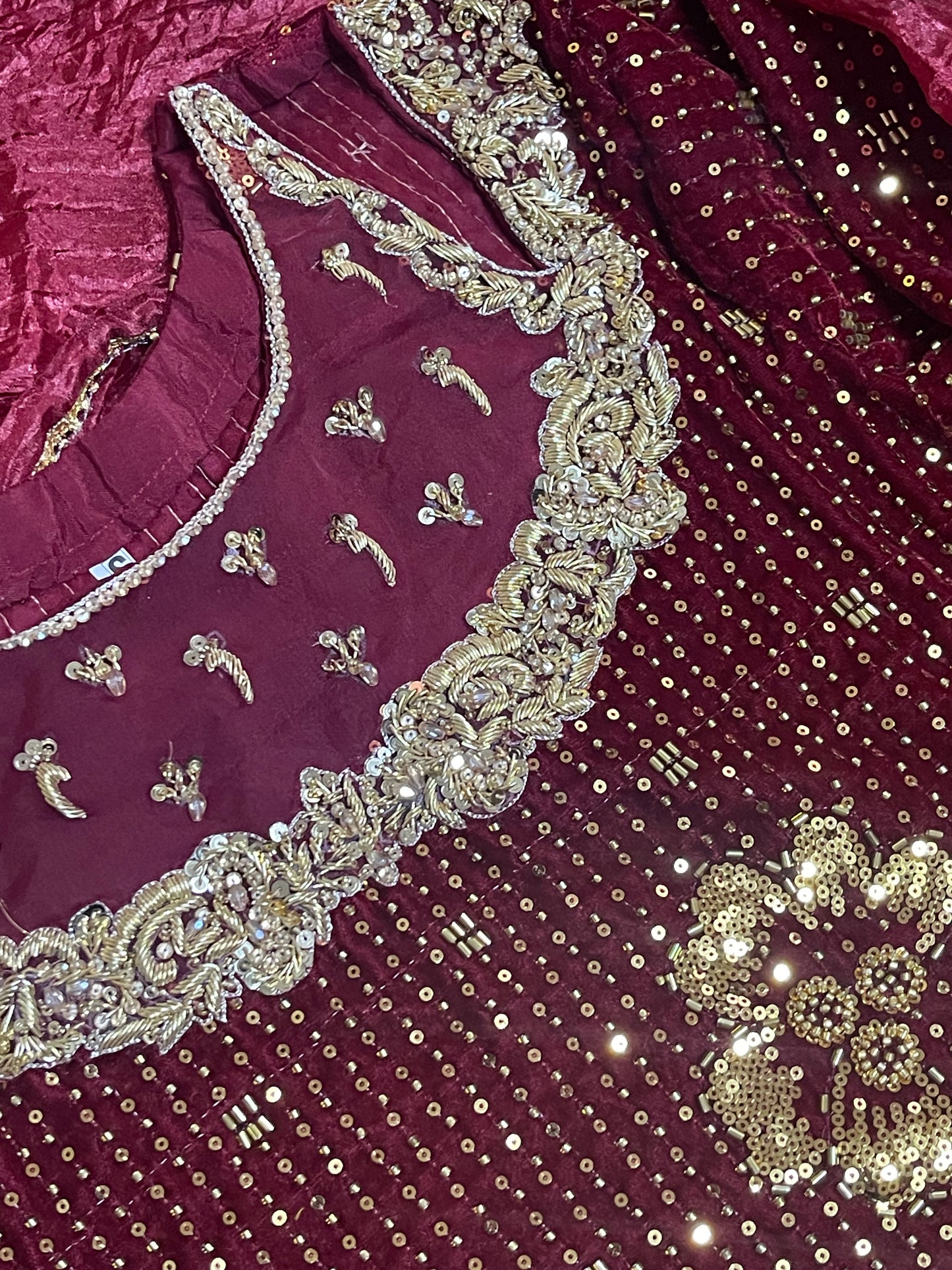 Dil bahar - Cutdana Velvet - Maroon