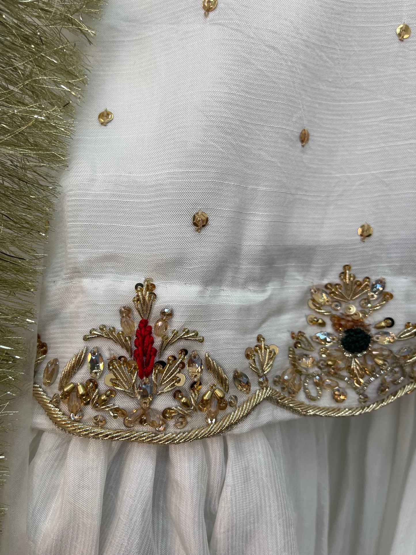 Safaid  Gulab - Garara