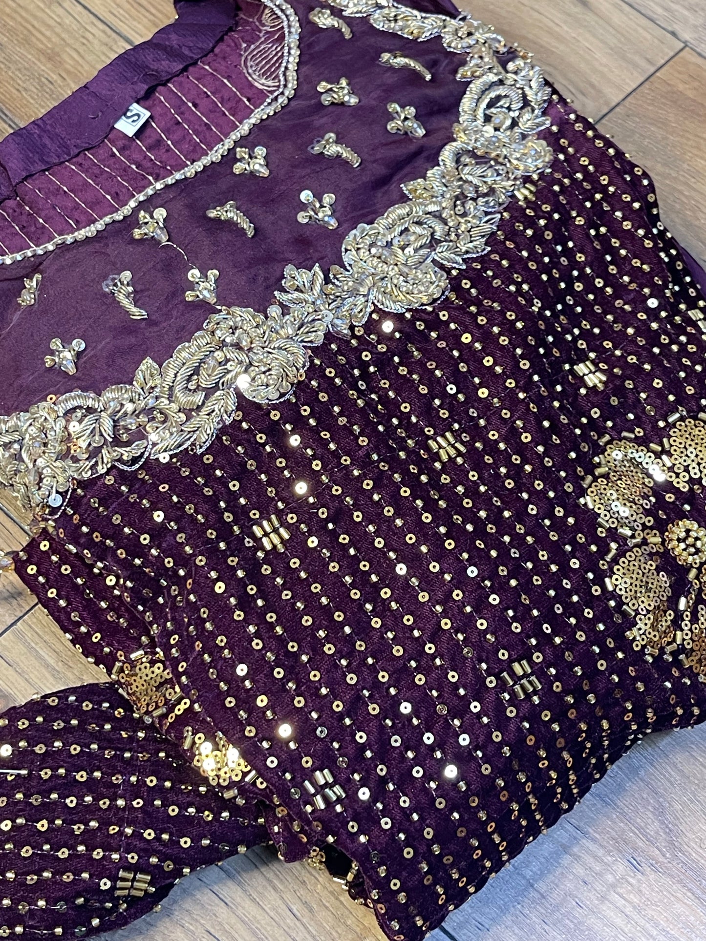 Dil bahar - Cutdana Velvet - Purple