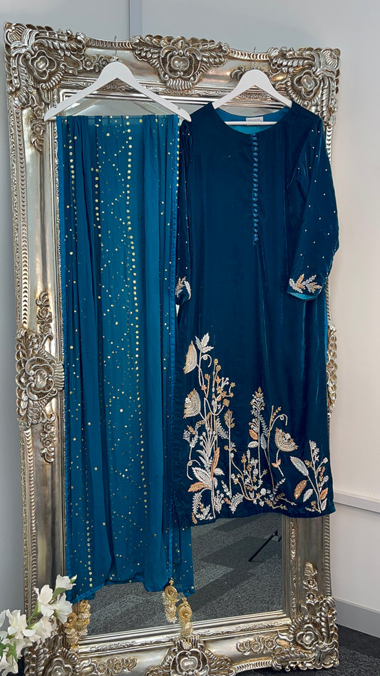 (Pre Order 3/4 Weeks) “Ayeza”Velvet