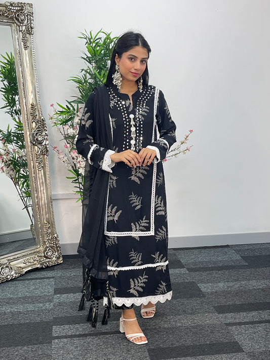 Nisha - Black
