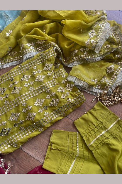 “Bling Bling Dhaani Green” Party outfit